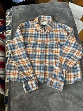 American eagle cropped flannel size small